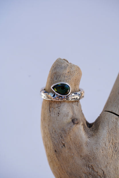 Riverbed Relic Ring/Moldavite - Size 7.5