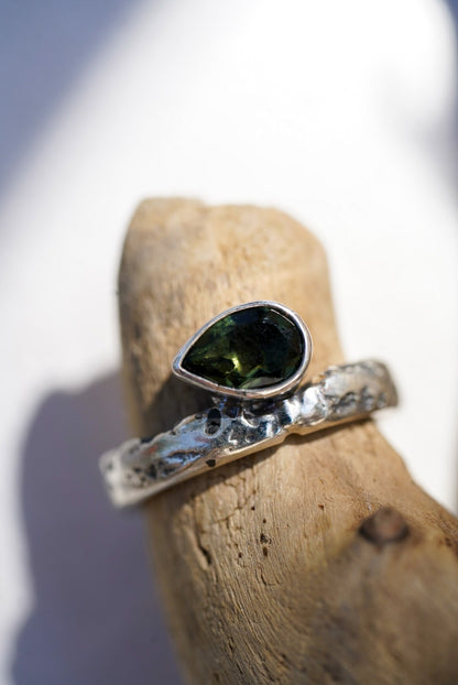 Riverbed Relic Ring/Moldavite - Size 7.5