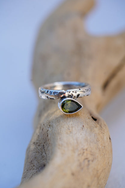 Riverbed Relic Ring/Moldavite - Size 7.5