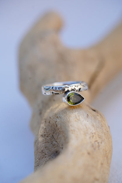 Riverbed Relic Ring/Moldavite - Size 7.5