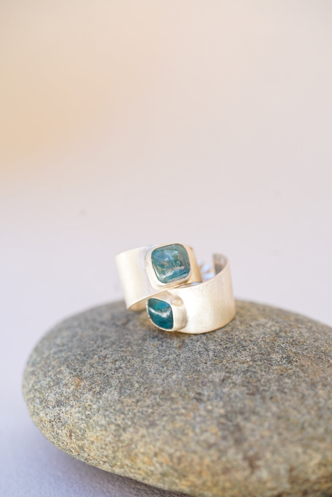 MEANDER Hoops